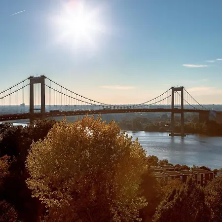 Aux Portes De Bordeaux Le Golden Gate Mindurguest * Lormont